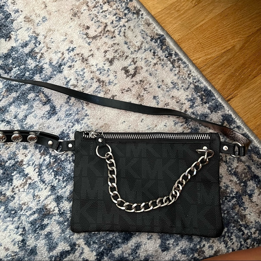 MK CRossbody